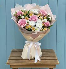 Букет цветов из:  Гвоздики, Орхидеи и Розы в Полянах Рязанская область