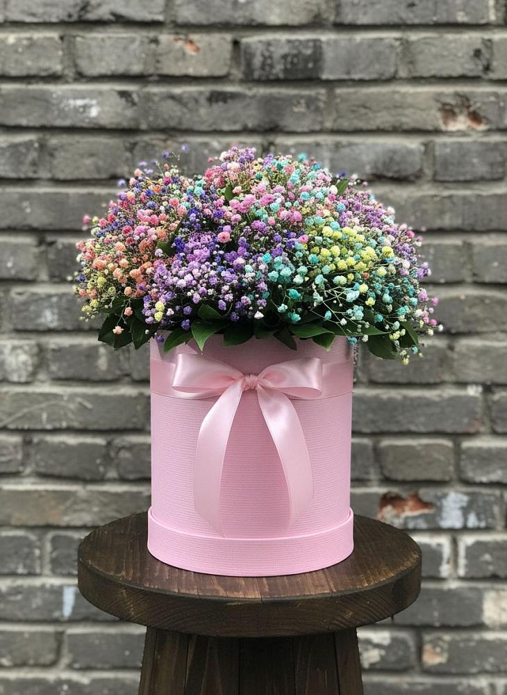 Цветочная композиция из Гипсофила и Розы в шляпной коробке в Полянах Рязанская область
