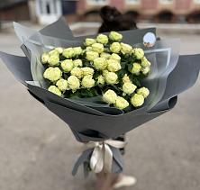 Букет Белые кустовые розы Солинеро в Полянах Рязанская область