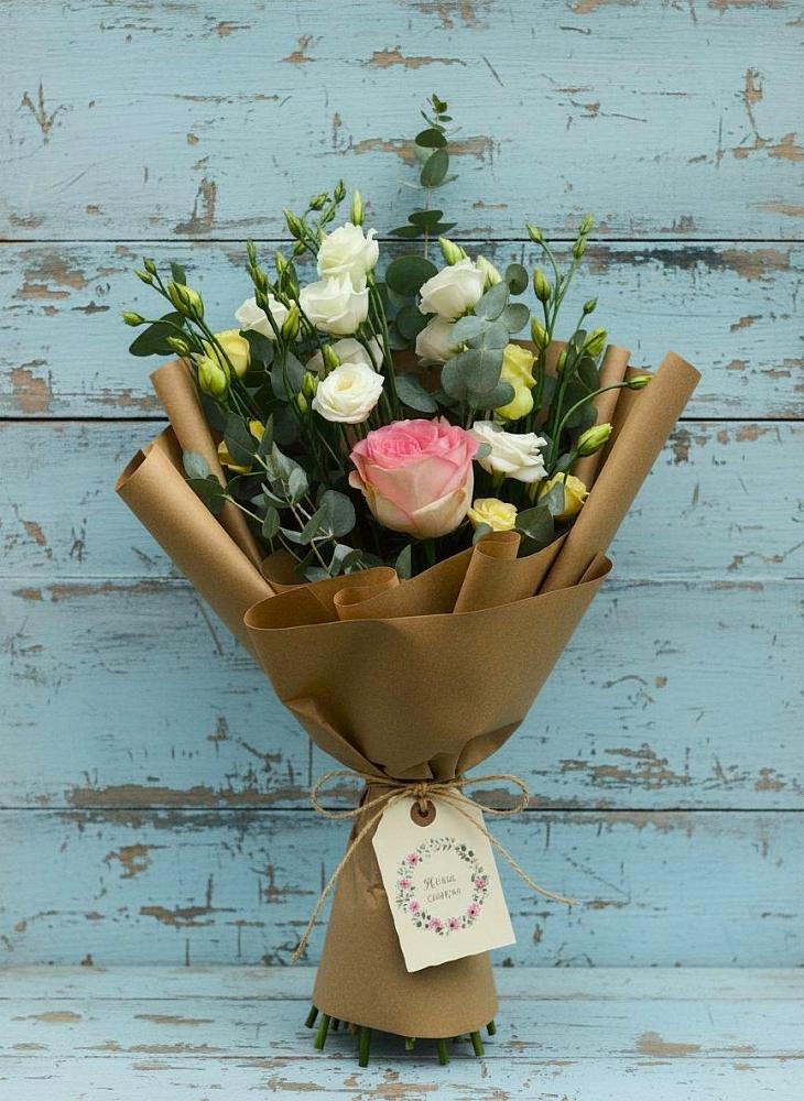 Букет цветов из: Розы и Лизиантусы в Полянах Рязанская область