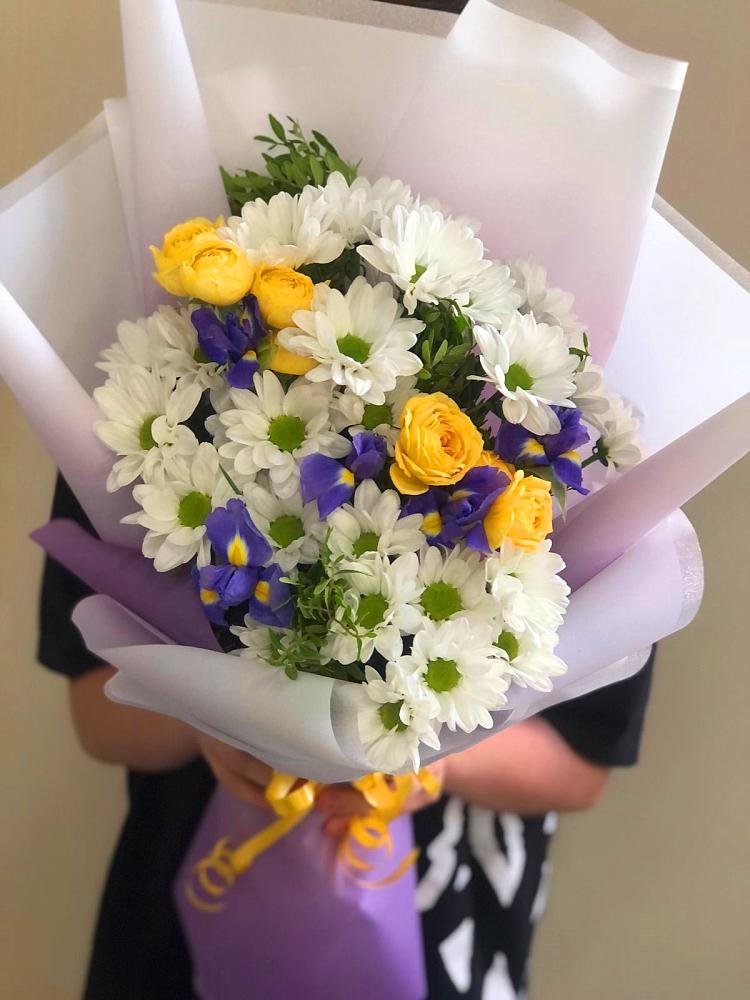 Букет цветов из: Ирисы, Хризантемы и Розы в Полянах Рязанская область