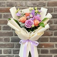 Букет цветов из:  Лизиантусы и Розы в Полянах Рязанская область