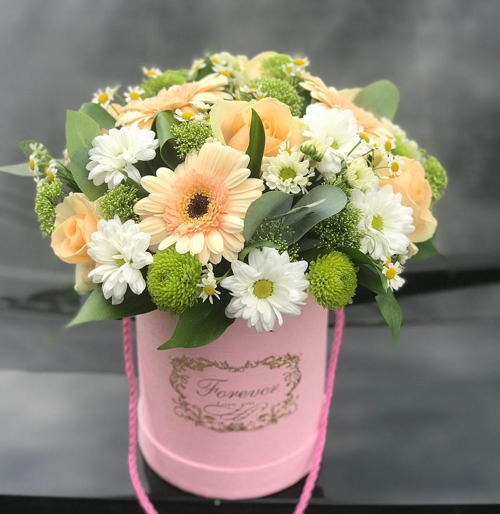 Цветочная композиция из Розы, Герберы и Хризантемы в шляпной коробке в Полянах Рязанская область