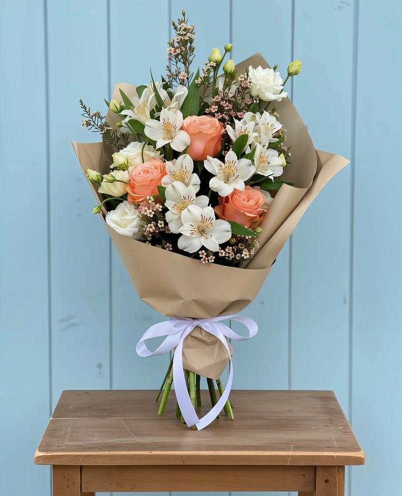 Букет цветов из: Альстромерии, Лизиантусы, Розы и Хризантемы в Полянах Рязанская область