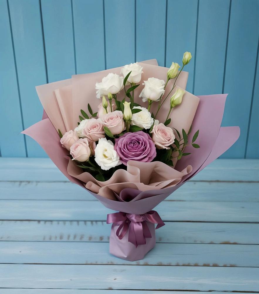 Букет цветов из: Розы и Лизиантусы в Полянах Рязанская область